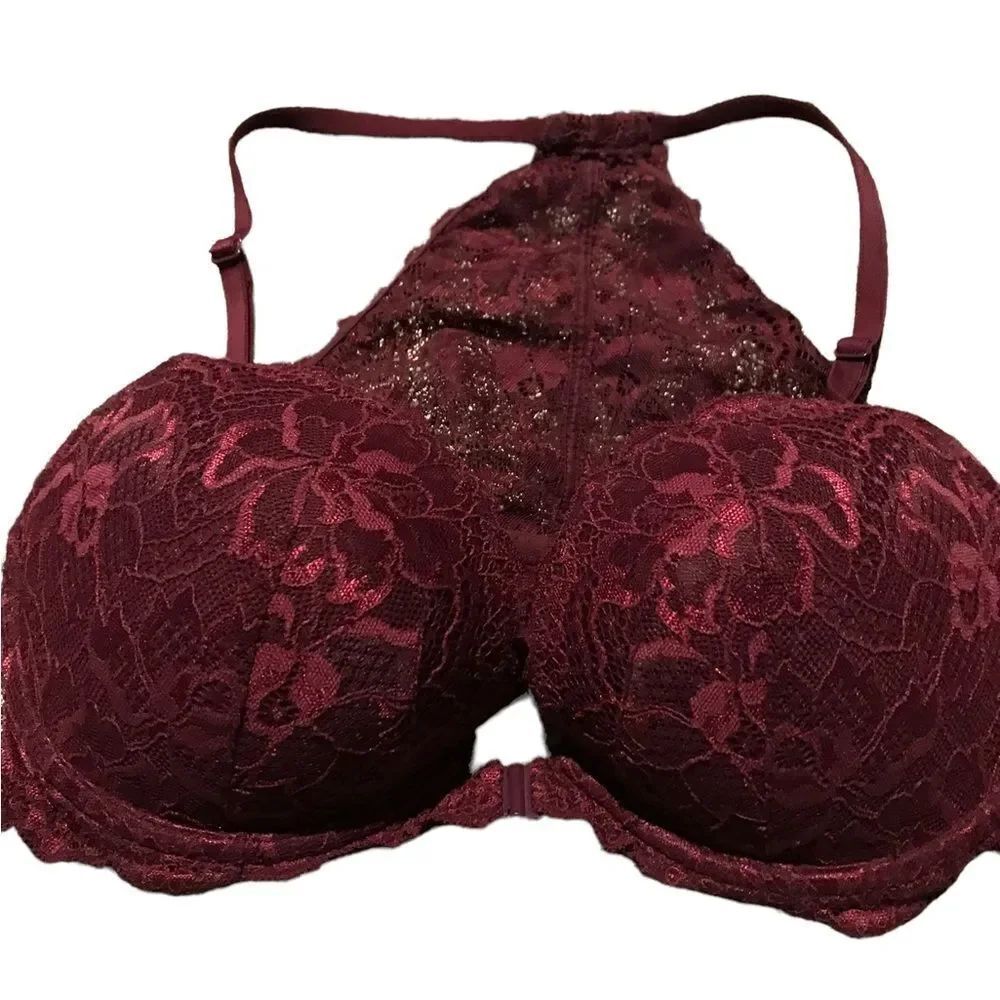 Victoria’s Secret razor back size 34 D burgundy lace bra excellent condition.